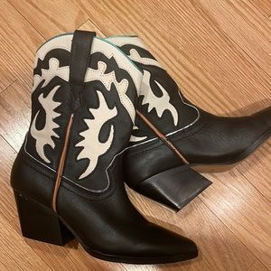 💫DOLCE VITA COWBOY BOOT💫